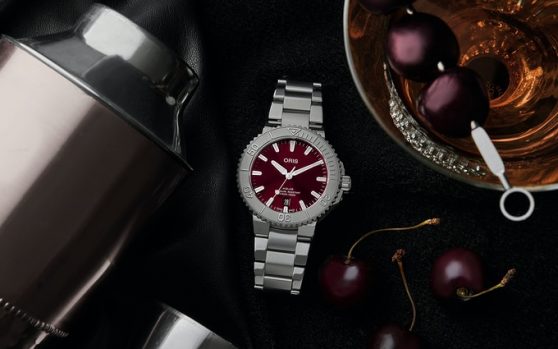 Khám phá đồng hồ Oris Aquis Date ‘Cherry’ 41,5mm