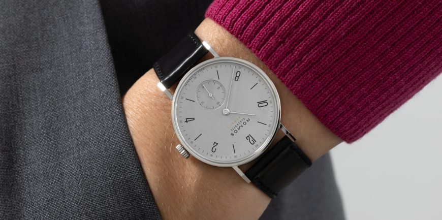 Đồng hồ NOMOS Tangente Neomatik mới với màu xám bạch kim cổ điển