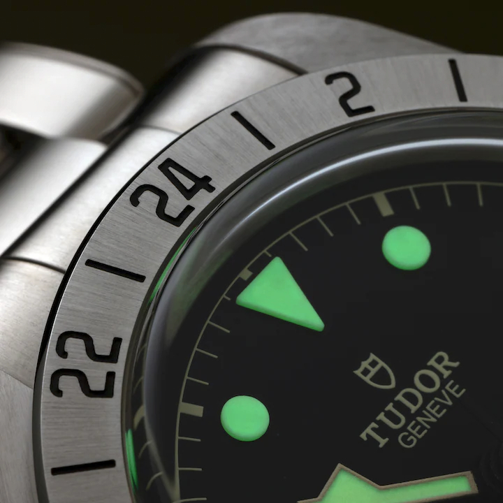 tudor m79470 00011 - Khám phá thương hiệu đồng hồ Tudor Black Bay Pro