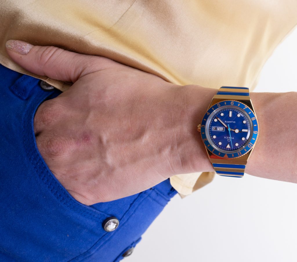 Timex M79 Automatic and Q Malibu blue watch 3 1024x905 - Đồng hồ Timex M79 Automatic & Q Malibu giá bao nhiêu?