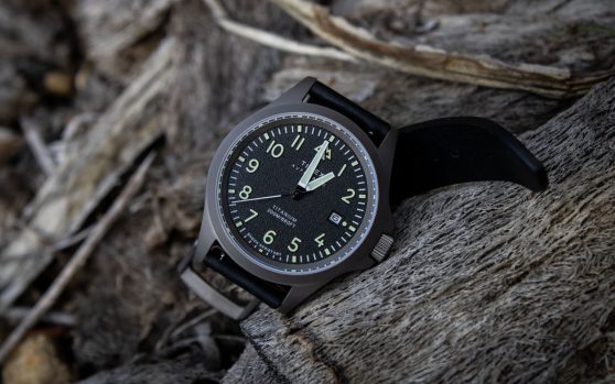 Đồng hồ tự động Timex Expedition North Titanium